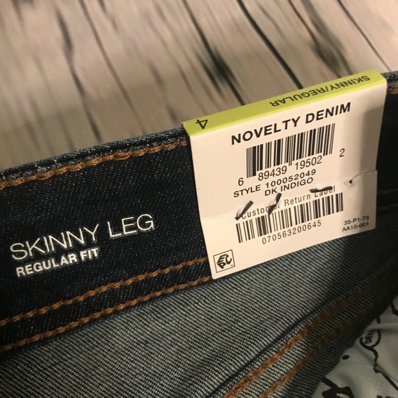 🔥NEW🔥 I.N.C. DISTRESSED BLUE JEANS - Picture 4 of 4